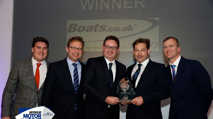 Hi-res image - Boats.co.uk - James & Nick Barke from boats.co.uk receiving their Customer Service Award