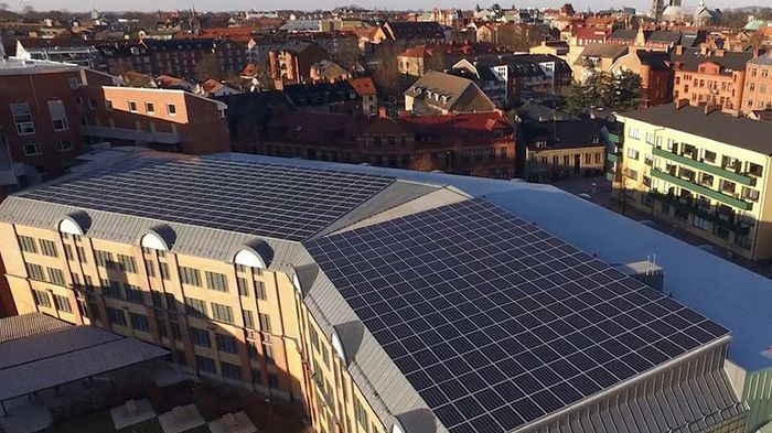 ​Lunds största solcellsanläggning på p-hus invigdes idag 