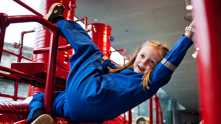 (foto_Maria Doenvang) Hver dag i efterårsferien byder M/S Museet for Søfart på oplevelser for små og store matroser. Smag en beskøjt, styr efter stjernerne eller tag den store M/S test: Landkrabbe eller søulk?