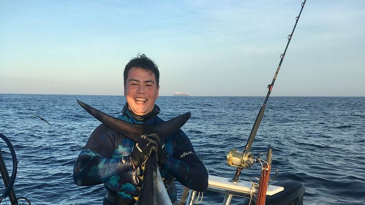 Mark Manchip, skipper de Fish Tales, avec son record du monde de 117 kg de patudo