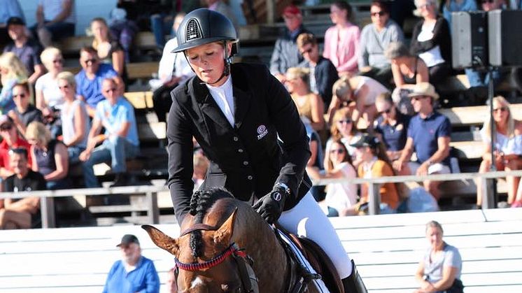 Stephanie Holmén rider de internationella klasserna i Falsterbo Fotograf: Falsterbo Horse Show