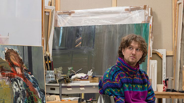 Portrait of the artist in the studio. Photo Fredrik Åkum