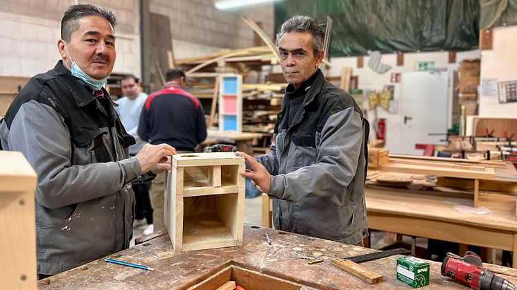 Bauen den Prototypen für den Wiedehopf: Nematullah Karimi und Fawaz Ali aus Syrien. 