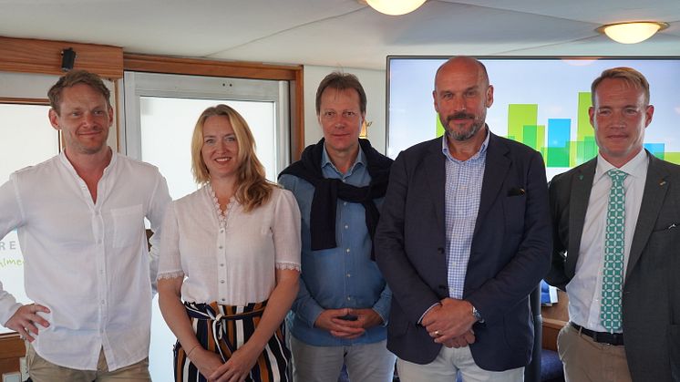 Fredrik Drotte, Stadsutvecklingsansvarig, ÅWL Arkitekter, Elise Grosse, Arkitekt/Hållbarhetsspecialist, White Arkitekter, Lennart Weiss, Kommersiell Direktör, Veidekke, Tommy Lenberg, VD, Byggherrarna samt en nykomling i gänget: Thomas Stoll, Planche