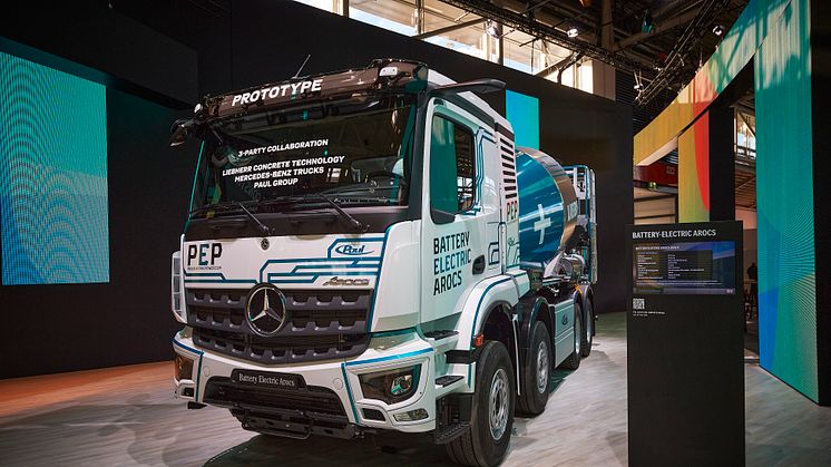 Paul Group präsentiert ersten PEP-Truck aus der neuen Produktlinie: Paul Electric Power als Prototypen des ersten „Battery-Electric Arocs“ in Kooperation mit Mercedes-Benz Trucks und Liebherr-Mischtechnik