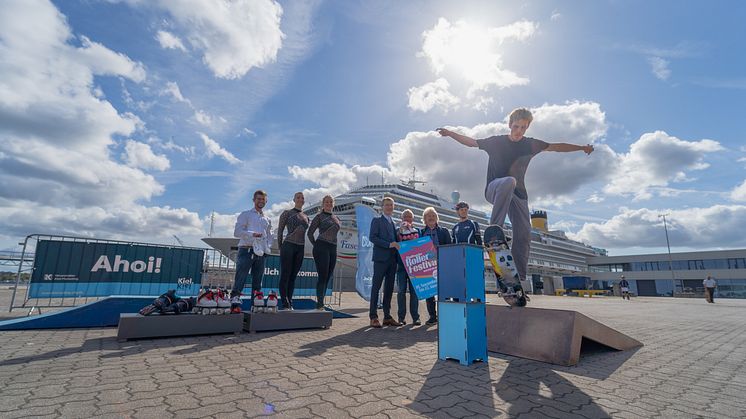 Action beim neuen Stadtwerke Rollerfestival ist garantiert. Rollschuhfahren, Inlineskaten und Skateboarden vom 16.11.22 bis 15.01.2023