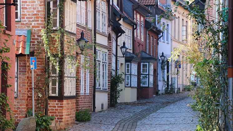 Lüneburgs charmerende Altstadt ligger oven paa et bjerg af salt.