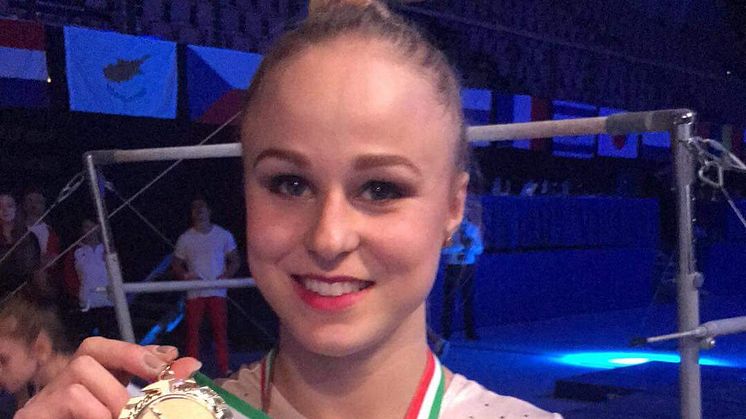 Guld till Jonna i världscupen i artistisk gymnastik