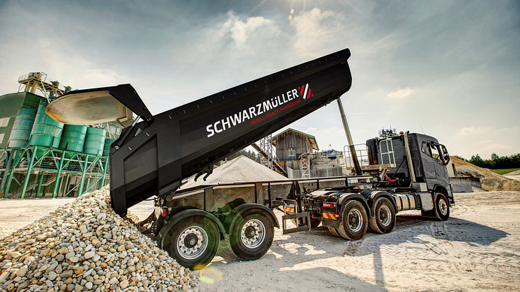 Schwarzmüller delivers all trailers ex works with idem telematics