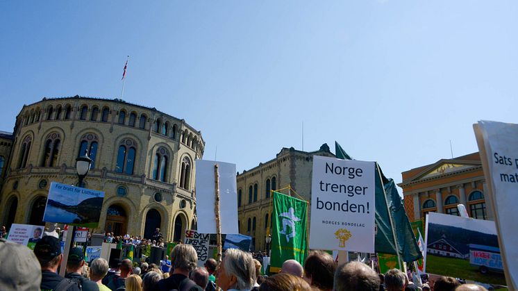 Stemningsbilde fra opptoget etter bruddet i jordbruksforhandlingene i 2014. 