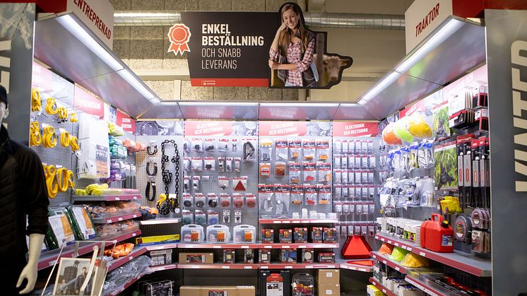 Powered by Kramp-shop-in-shoppen om 70 kvadratmeter hos Oljan i Mellerud kommer bredda butikens utbud mot lantbruk och entreprenad. Butiken byggs om i början av hösten för att stå redo för återinvigningen den 24 oktober.