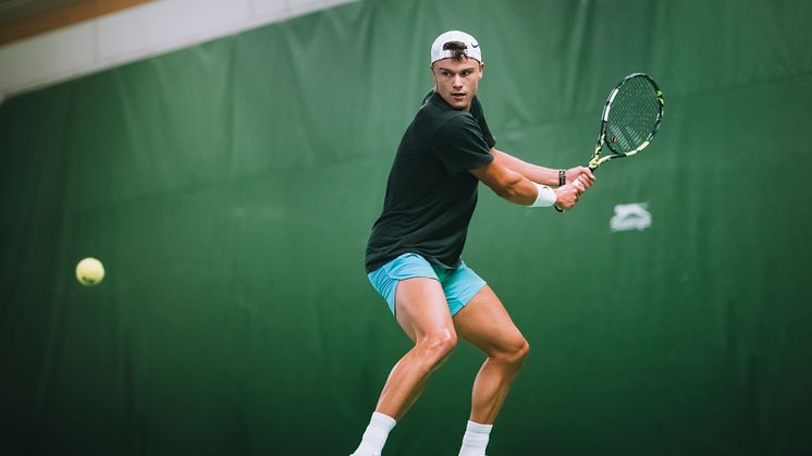Holger Rune practicing at the BNP Paribas Nordic Open 2023
