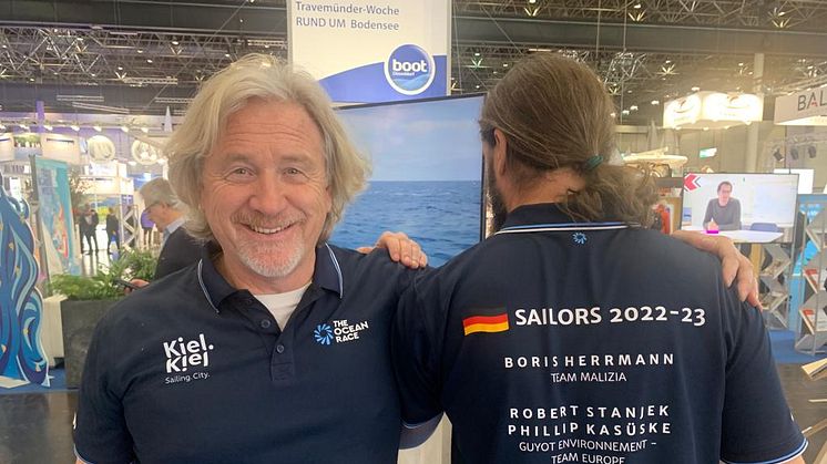 Uwe Wanger Geschäftsführer Kiel-Marketing (links) und sein Projektmanager Jonathan Hartmann freuen sich über die deutsche Beteiligung beim The Ocean Race 2022-23