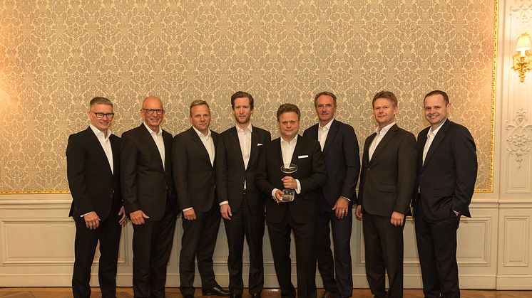 v.l.n.r.: Bernhard Kindelbacher, J. Florian Pfaff, Sören Stark, Dr. Alexis von Hoensbroech, Volker Böhringer (CEO Region Europe Panalpina), Thomas Egenolf, Peter Gerber (CEO Lufthansa Cargo), Frank Naeve