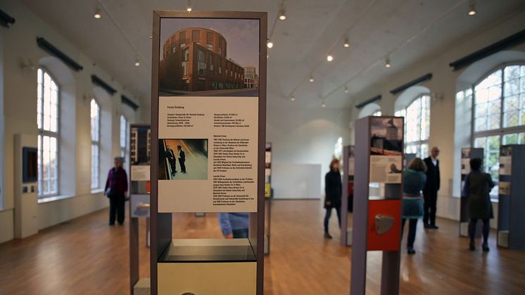 Ein Türgriff von den Architekten Ortner & Ortner in der Ausstellung "begreifbare Baukunst" im GRASSI Museum für Angewandte Kunst Leipzig