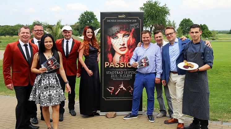 Präsentierten die Dinnershow "Passion": Nightfever mit Sängerin Pavi de Mayo, Benita Rothe, Henrik Dantz, Guido Gentzel, Falk Johne und Martin Heindorf (v.l.) 