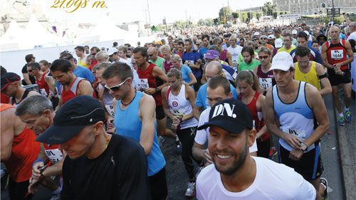 Halvmaran lockar 18 000 löpare till Stockholms gator