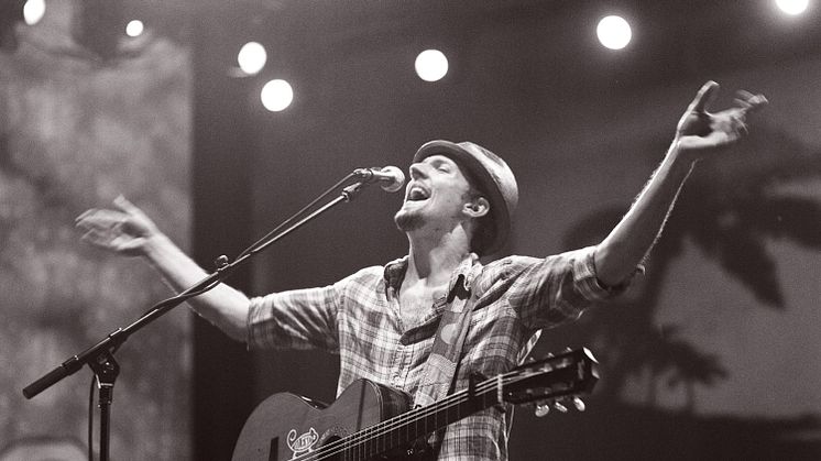 Sverigefavoriten Jason Mraz är tillbaka, nya singeln "I Won't Give Up" toppar den amerikanska Itunes listan.