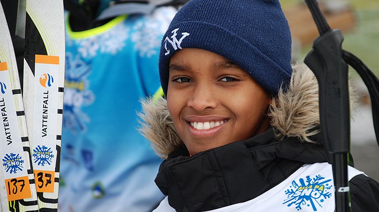 Alla på snö  spridersnöglädje till fjärdeklassare i Stockholm. Foto: Lotte Jernberg/SSF