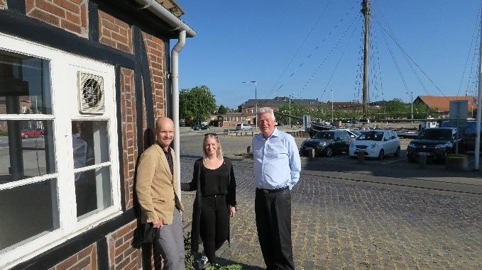 Initiativtagerne bag det nye kaffeunivers. Lars Aaen Thøgersen (tv) og daglig leder Mette Thisgaard fra Peter Larsen Kaffe i samarbejde med Kolding Havn og direktør Anders Vangsbjerg Sørensen.