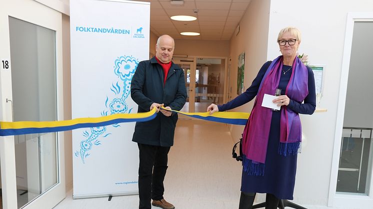 Tandvårdsnämndens ordförande Göte Persson (c) och ​tandvårdschef Karin Gunnars Hellgren välkomnade inbjudna gäster, klippte band och berättade om projektet Tandvårdshus Borlänge. Efter ceremonin fick besökarna en visning av kliniken.