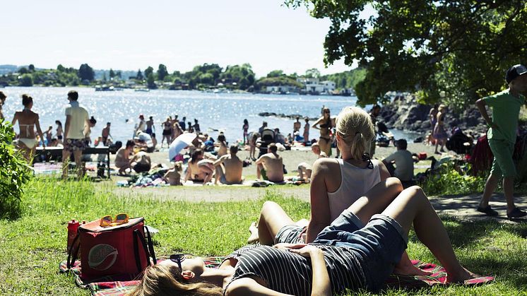 Når grupperabatten utvides blir det enda enklere å reise kollektivt sammen for å nyte sommerdagene i Oslo og Akershus.  Foto: Ruter As / Photographer Charlotte Sverdrup, Charlotte Sverdrup