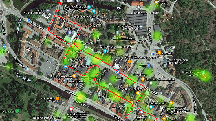 Heatmap över centrala Ronneby med inritad sträckning av fjolårets trygghetsvandring. Ronneby kommun.