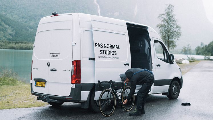 Mercedes Sprinter på eventyr med Pas Normal Studios