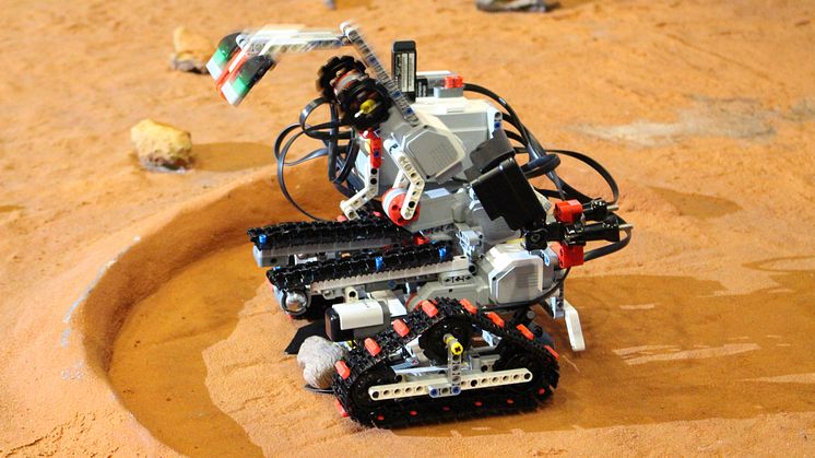 Ein "Marsrover" der 3. SIA Robotool bei der Arbeit.