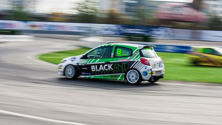 Helling slog rekord och säkrade titeln i Clio Cup