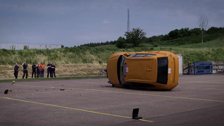 The new Volvo XC60 - Roll Over crash test