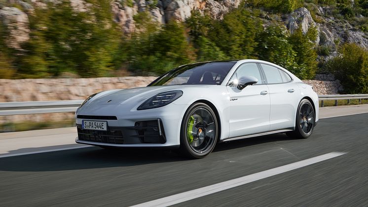 Porsche er klar med to yderligere E-Hybrid-varianter af den nye Panamera