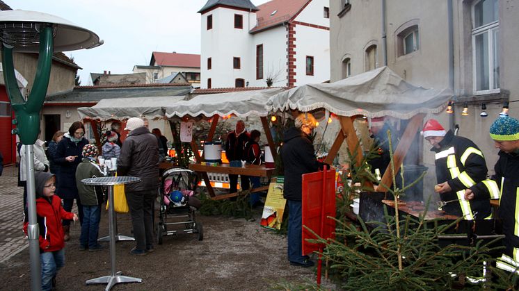 Jugendfeuerwehr veranstaltet ersten Weihnachtsmarkt in Buchheim