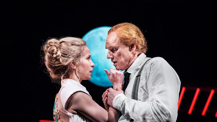 Karin Lithman spelar Julie och Fredrik Gunnarson Jean i Strindbergs klassiker Fröken Julie, som får nypremiär på Malmö Stadsteaters scen Hipp 1 februari 2020.