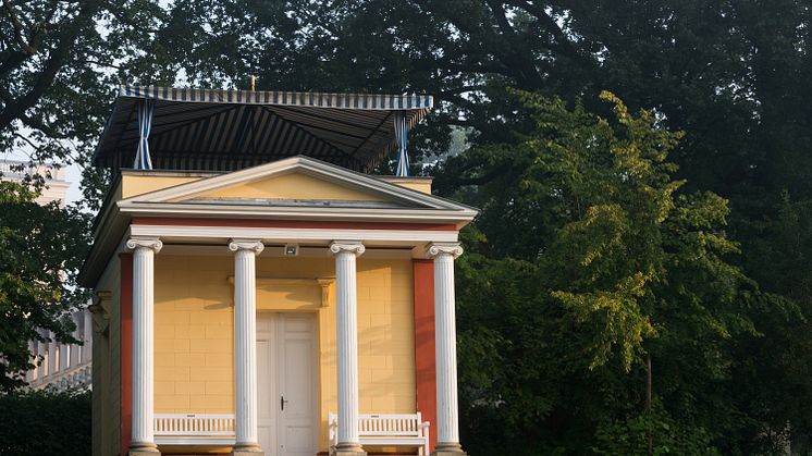 „Pomonas Ausblicke“ heißt die aktuelle Ausstellung im Pomonatempel auf dem Pfingstberg in Potsdam. Foto: SPSG, FVP Foto Leo Seidel. 