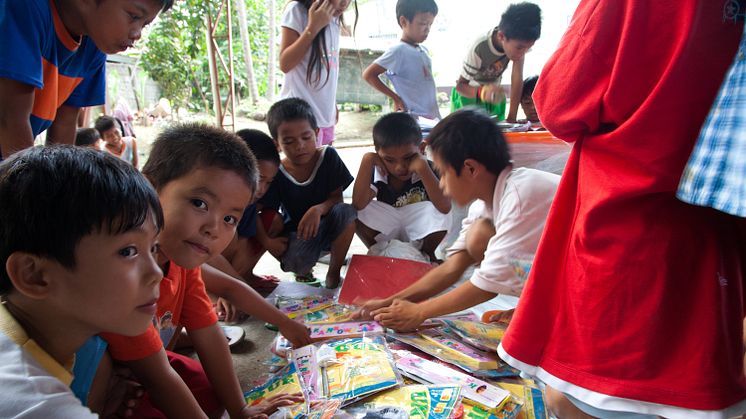 Säkra barnvänliga platser för barn i tyfondrabbade Filippinerna