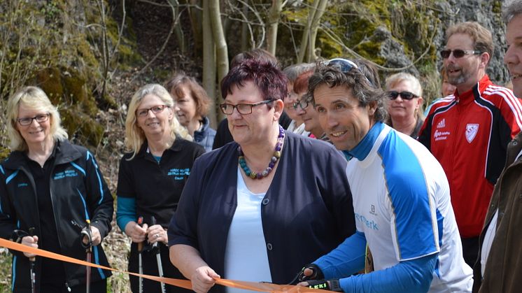 Bürgermeisterin Karin Barwisch und Silber-Olympiamedaillengewinner und Sportexperte Peter Schlickenrieder gaben die Strecken offiziell frei. 