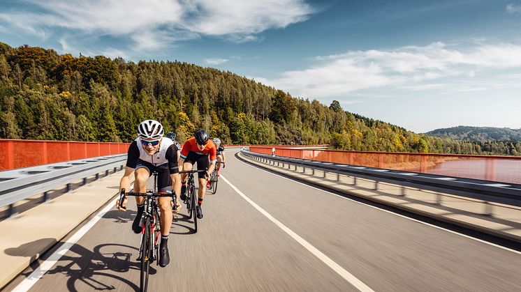 Ein Highlight der neuen Rennradstrecke „Stoneman Miriquidi Road“ ist die Überquerung der Talsperre Rauschenbach. (Foto: Felix Meyer)
