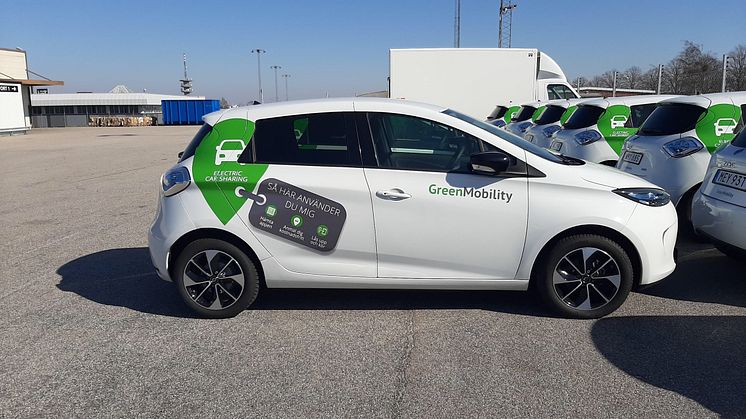 Det danska företaget GreenMobility erbjuder 100 elektriska bilar till Göteborgs stadsbor tillsammans med laddning från Göteborg Energis publika laddnätverk och parkeringsplatser från Parkering Göteborg.