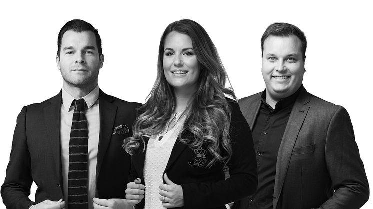 Franchisetagarna Oktay Cimen och Amelie Sjöbring samt fastighetsmäklaren Jeff Axelsson, HusmanHagberg Jönköping.