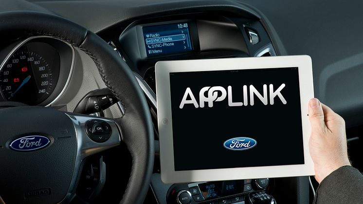 Förbättrad mobiltelefonintegration toppar teknikanvändarnas framtidsvisioner vad gäller bilkommunikation; Ford välkomnar europeiska AppLink-partners