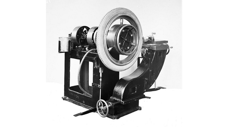 tirebuildingmachine1915
