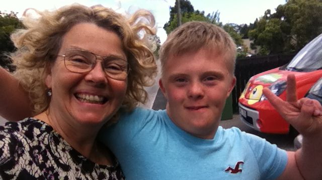 Anneli Tisell tillsammans med sonen Nisse, UPP-prisvinnare 2016