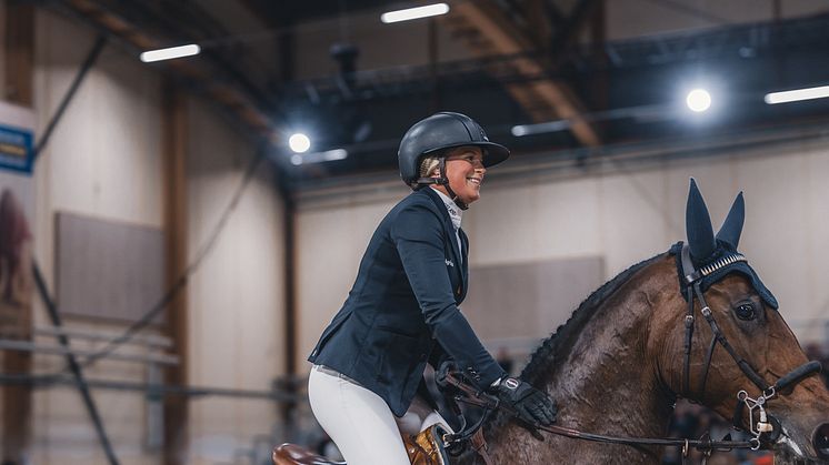 Internationellt framgångsrika hoppryttaren Stephanie Holmén kommer tillsammans med banbyggare Fredrik Malm under sin föreläsning på Jönköping Horse Shows inspirationsdagar att reflektera kring vad som definierar en bra hoppbana