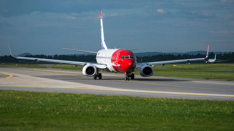 Norwegian 737-800  