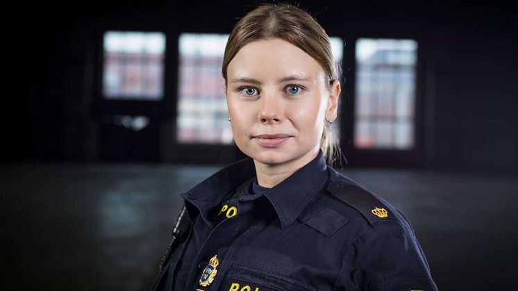 Amanda Jansson spelade en av huvudrollerna i Tunna blå linjen. Nästa vår gör hon rollen som Jana Kippo i Teater Västernorrlands dramatisering av "Jag for ner till bror". Foto: Pressbild