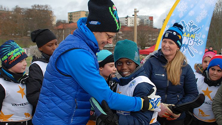 H.K.H. Prins Daniel besökte Alla på snö på Gärdet 2016. Foto: Lotte Jernberg/Svenska Skidförbundet.