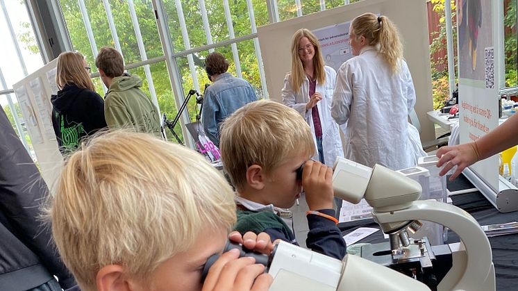 Spennende for store og små under Forskningsfestivalen på Teknisk museum! Foto: Teknisk museum