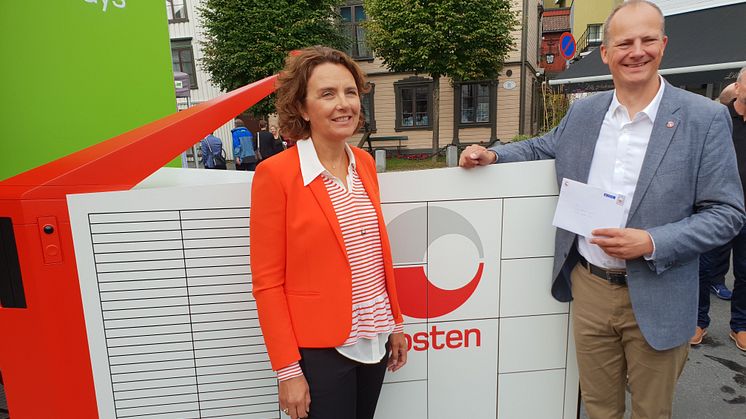 Samferdselsministeren avduket Postens nye robot