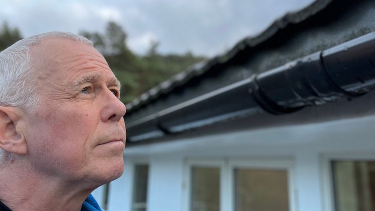 Arne Voll i Gjensidige_Kast et blikk på tak og takrenner før vinteren setter inn